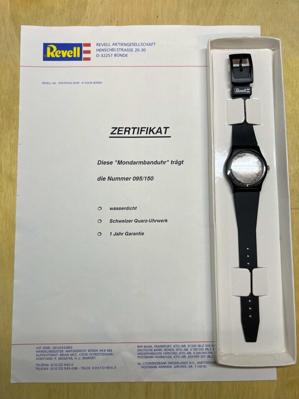 02_Revell_Uhr.jpg