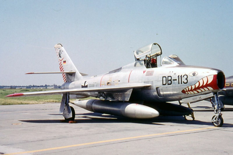 21a_F-84F_Foto-Luftwaffe-Archiv-Gerhard-Lang.jpg