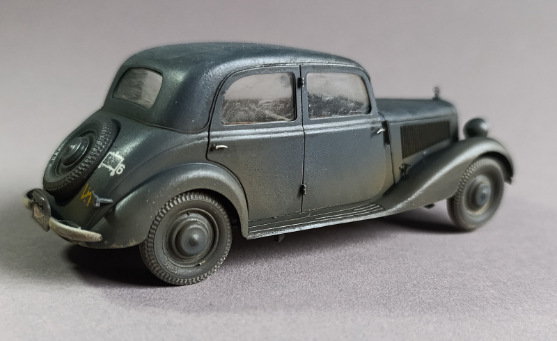 mercedes-benz-170v-limousine-miniart-5.jpg