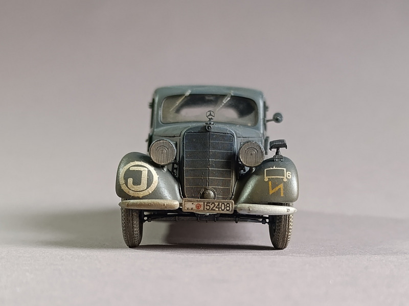 mercedes-benz-170v-limousine-miniart-6.jpg