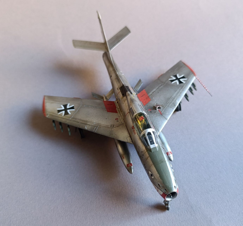 republic-f-84f-thunderstreak-special-hobby-2.jpg