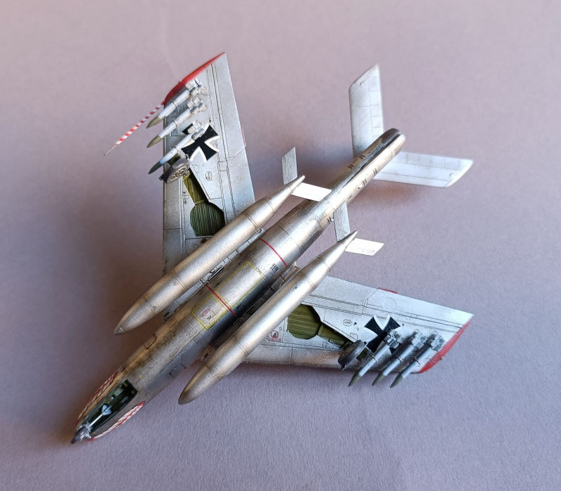 republic-f-84f-thunderstreak-special-hobby-6.jpg