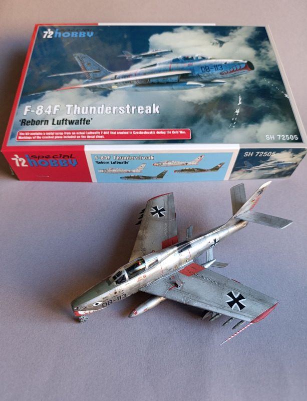 republic-f-84f-thunderstreak-special-hobby-5.jpg