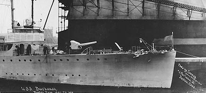 10-uss buchanan ankerkran.jpg
