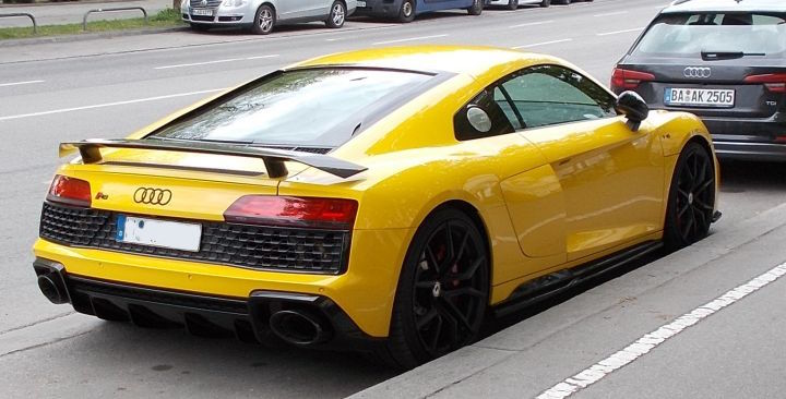 Audi_R8_01k.jpg