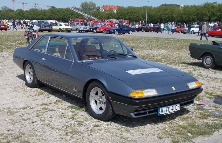 Ferrari_400_01d.jpg
