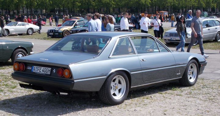 Ferrari_400_01e.jpg