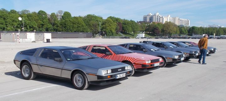 DeLorean_div.2.jpg