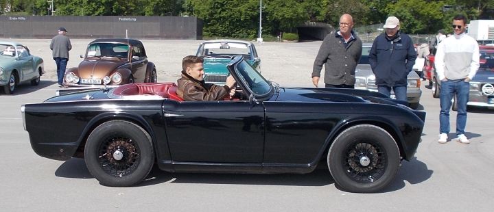 Triumph_TR4_01a.jpg
