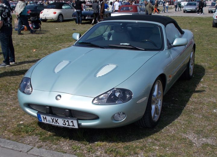 Jaguar_XKZ_01a.jpg