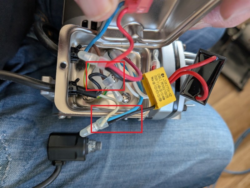 PXL_20250515_145953175.jpg (329.06 KiB) 3947 mal betrachtet Kabelsalat