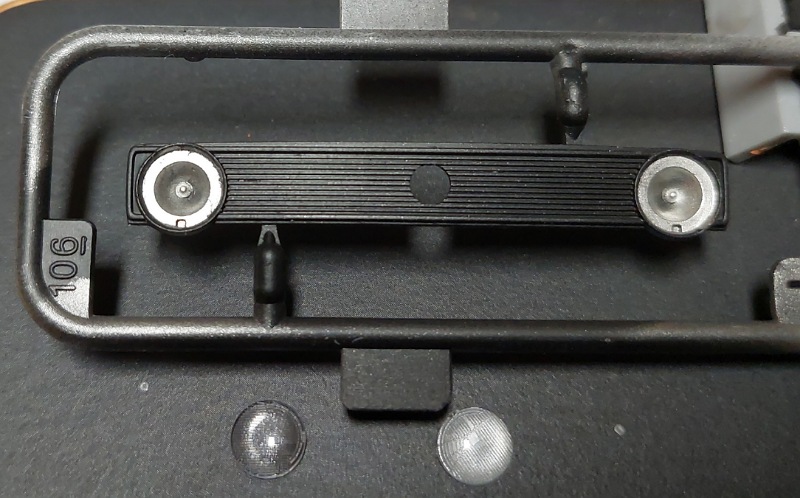 Grill und unterschiedliche Gläser