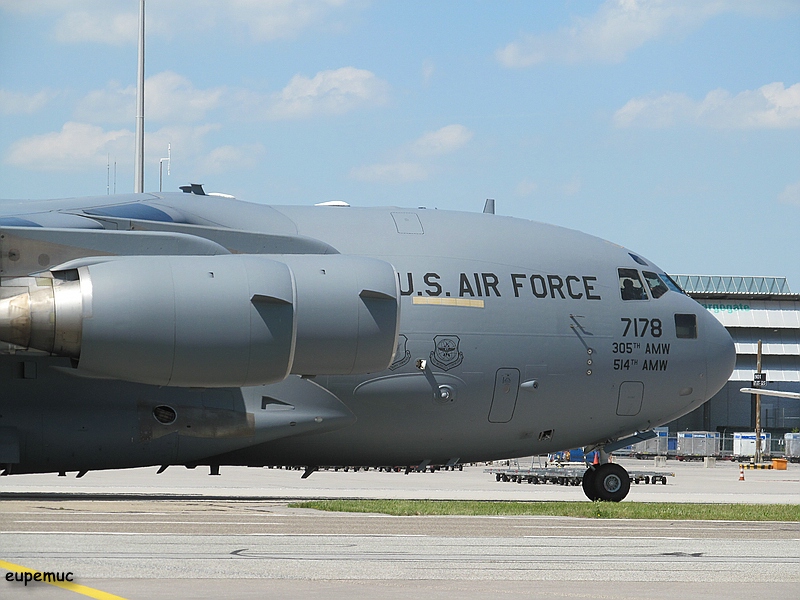 zz_77178 - C-17_02.jpg